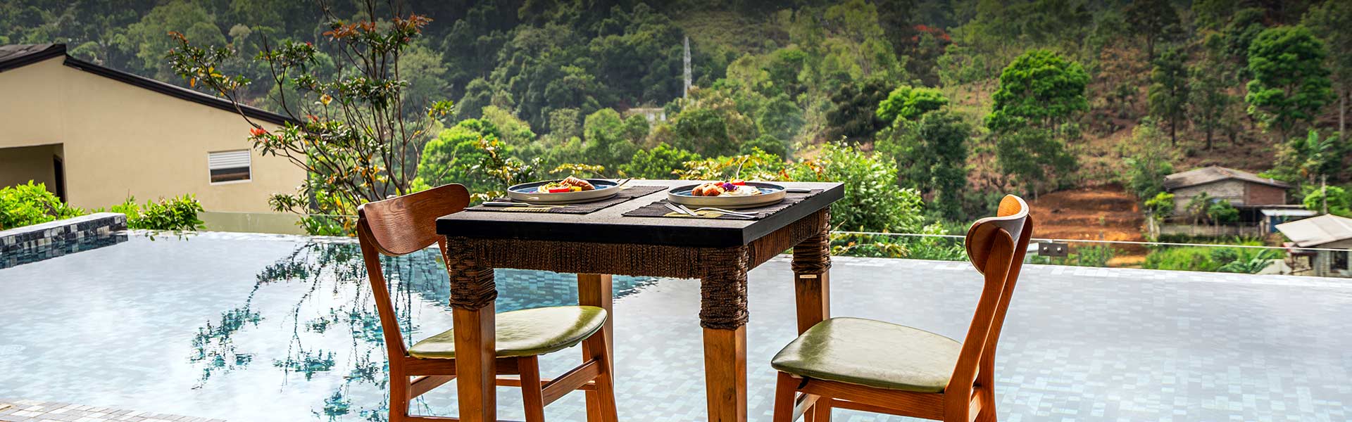 Floating Breakfasts & Poolside Dining