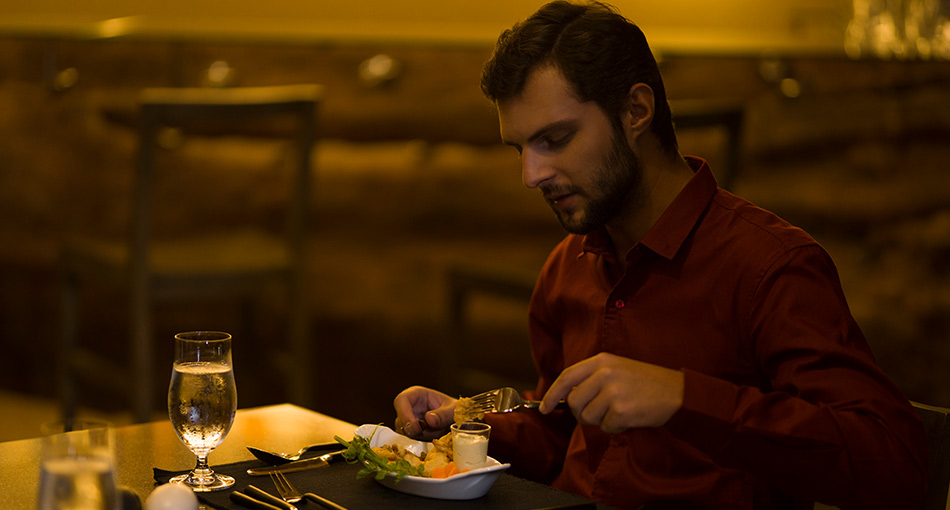 Dining in O2 Villa Yala