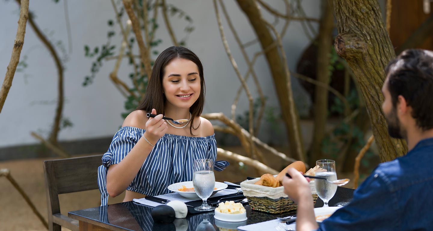 Dining at O2 Villas Yala