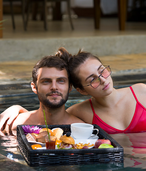 Floating Breakfasts & Poolside Dining